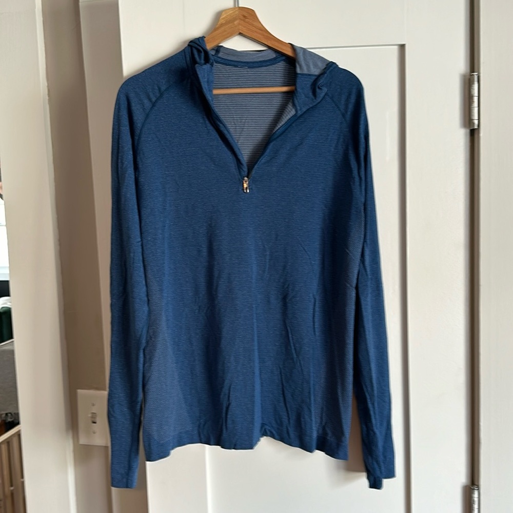Men’s blue lulu lemon lightweight long sleeve with hood